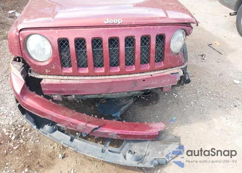 2017 Jeep Patriot Latitude 4X4 z USA, uszkodzony, nr VIN 1C4NJRFB5HD175350